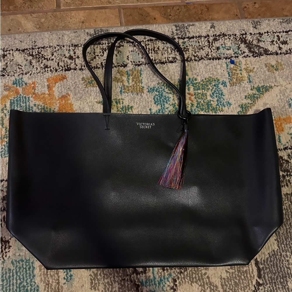 NWOT Victoria’s Secret black purse